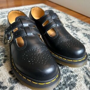 Buckled low top Dr.Martins!